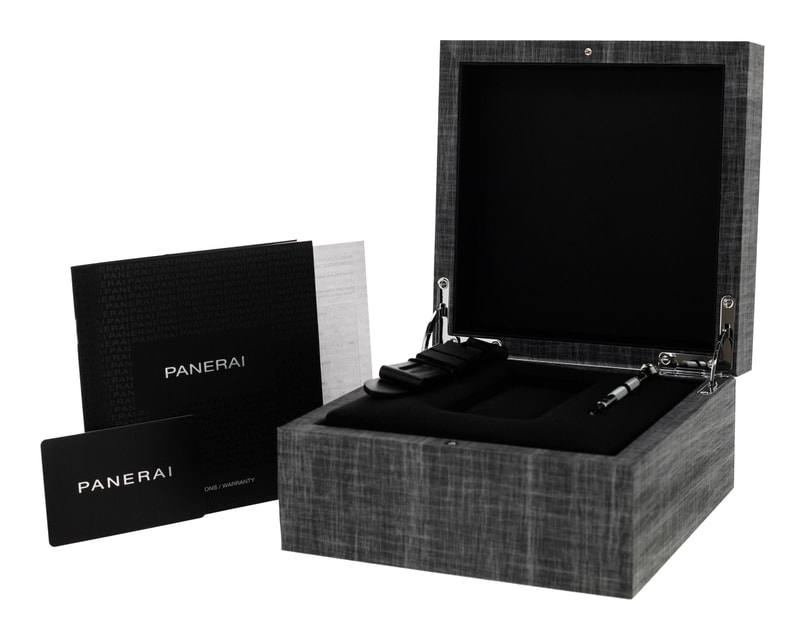 Panerai Luminor Luna Rossa PAM01037 Image 4